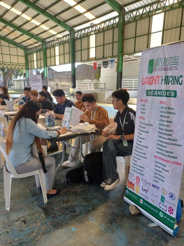 Job fair in Quezon_02